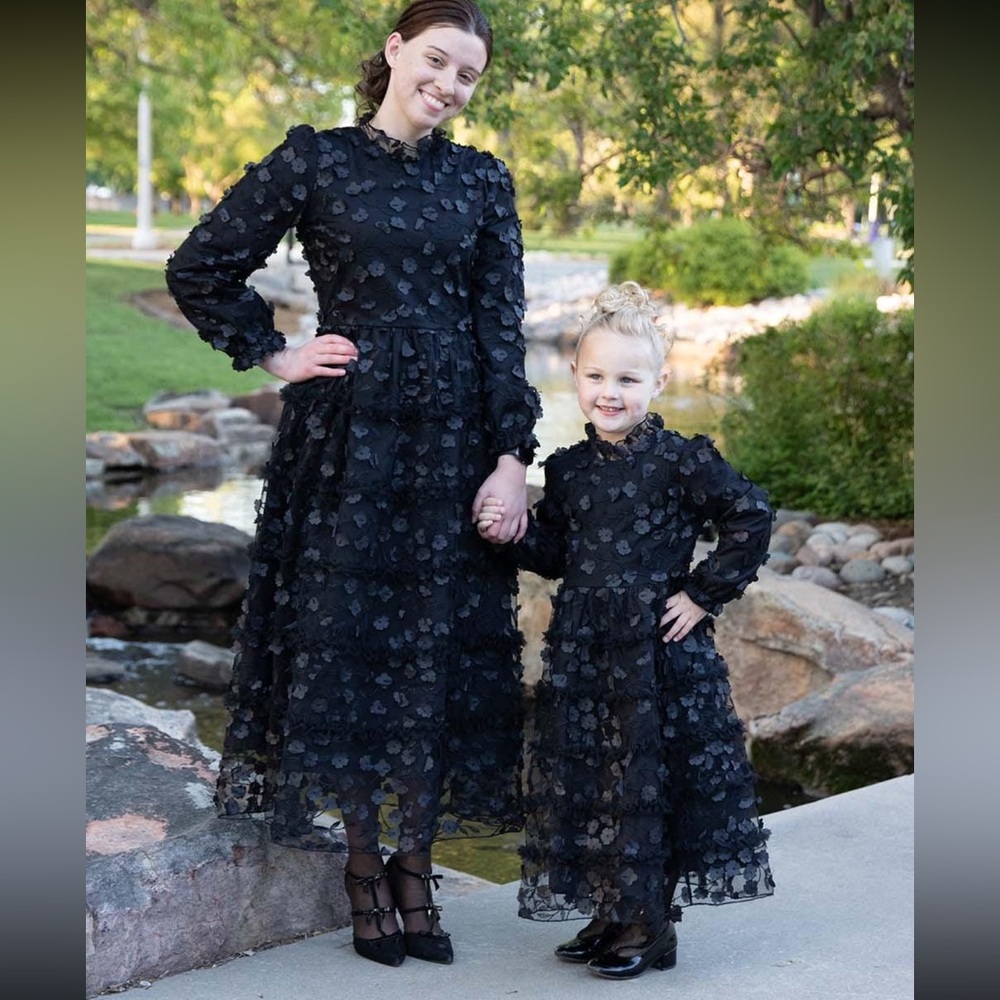 The fluttering flower dress adult